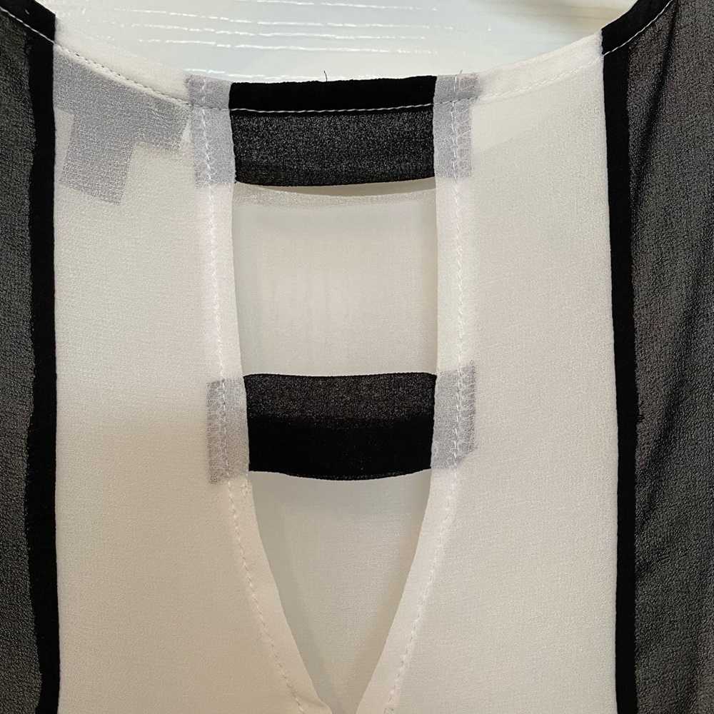 ANA a.n.a chiffon tank top shirt top size Medium in black & creamy white panels - Picture 4 of 6